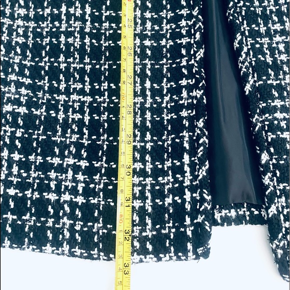 Black & White Tweed Coat - Fully Lined - Gorgeous Excellent Condition - Picture 11 of 16